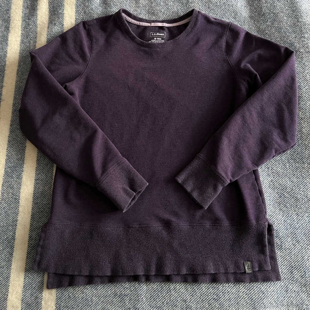 Women’s LL Bean split hem cozy sweatshirt, size medium regular, dark purple